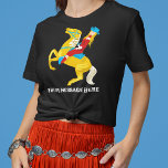 Camiseta Garota Ocidental em um Gráfico de Mensagens Person<br><div class="desc">Passear em estilo com esta engraçada fita gráfica com uma ilustração retrô de uma vaqueira andando de cavalo. Abaixo está um ponto para adicionar sua própria mensagem ou slogan em letras brancas no estilo ocidental.</div>
