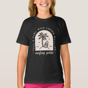 Camiseta Garota surfadora surf ama aspas preto