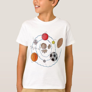 Camiseta Garoto de desenho animado sonhando com bolas de es