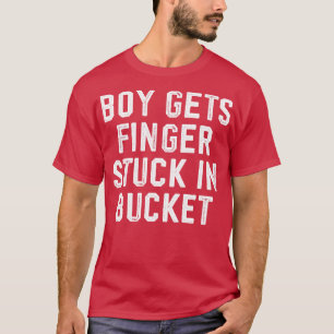 Camiseta Garoto Fica Preso No Balde