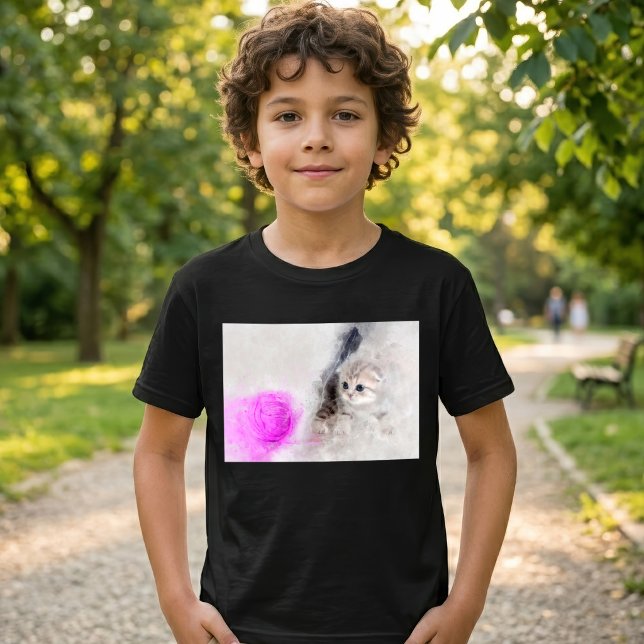 Camiseta Gatinho brincando com uma bola de fio rosa aquarel (Kitten playing with a pink yarn ball watercolor. Boy Basic Black T-Shirt)