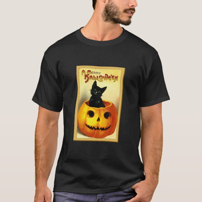 Camiseta Gatinho de Halloween sentado em Jack O Lanterna (Frente)