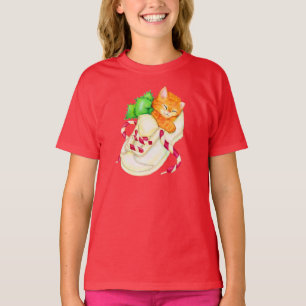 Camiseta Gatinho do sono no t-shirt do Natal dos calçados
