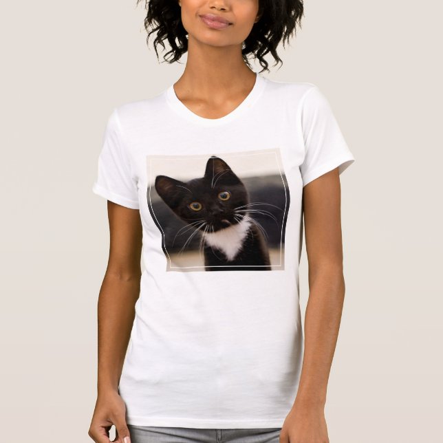 Camiseta Gatinho preto e branco bonito do smoking (Frente)