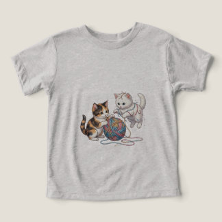 Camiseta Gatinhos Divertidos com Bola de Linha T-S
