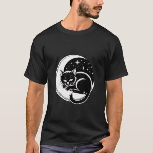 Camiseta Gato Adormecido na Lua Crescente com Estrelas para
