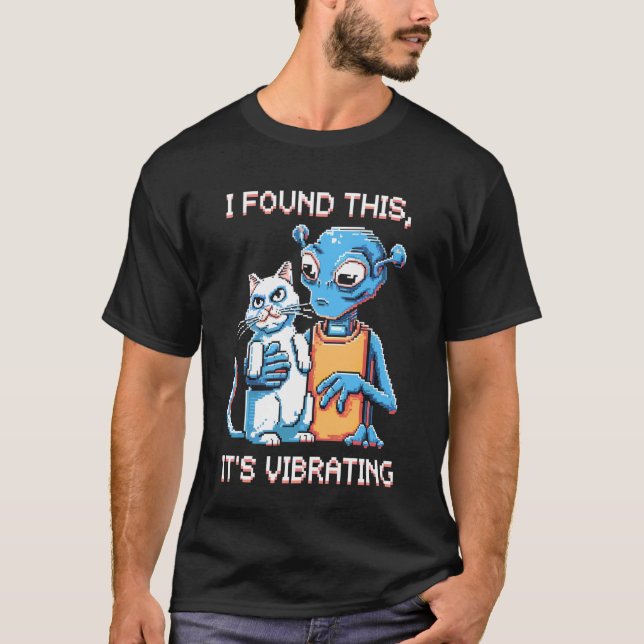 Camiseta Gato Alien Pixel Retro SciFi Humor 3 (Frente)