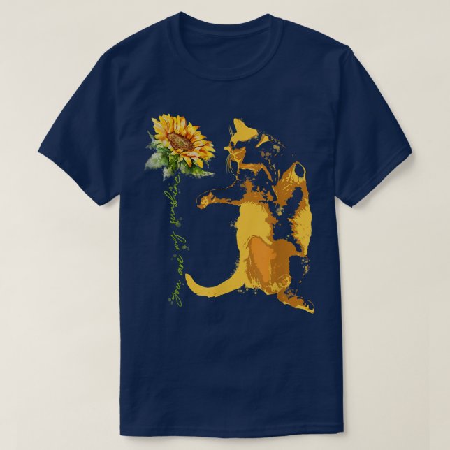 Camiseta Gato Amarelo Deitado Nas Costas  (Frente do Design)