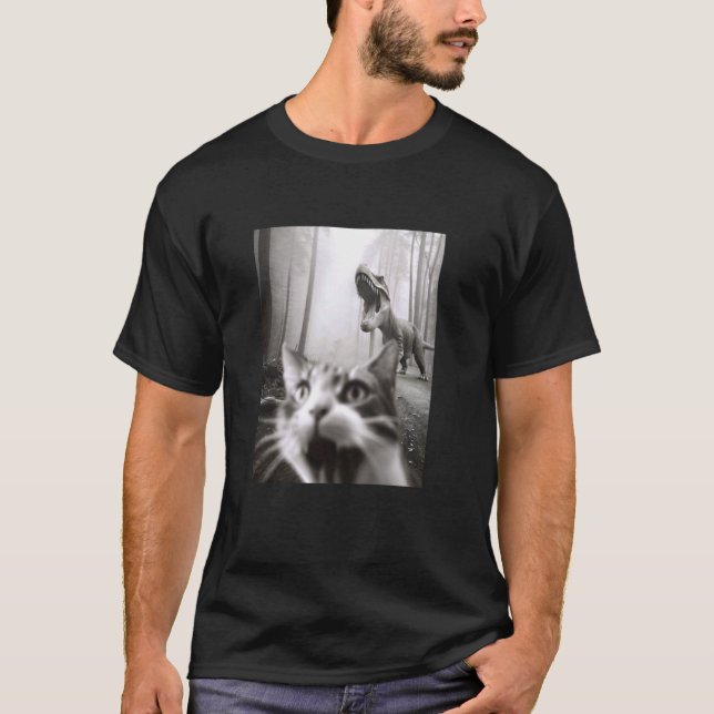 Camiseta Gato Assustado Engraçado Selfie com Meme de Dinoss (Frente)