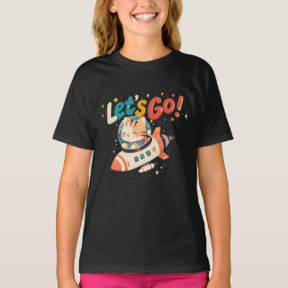 Camiseta Gato astronauta bonito cavalgando foguete no espaç