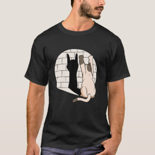 Camiseta gato balançando mostrando punho de metal gatinho r