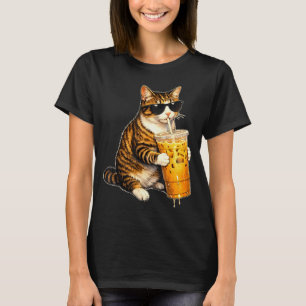 Camiseta Gato bebendo café gelado com óculos de sol animal