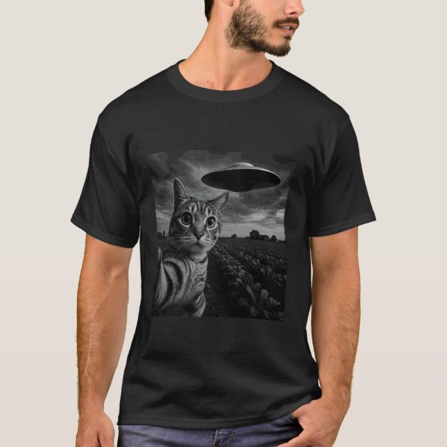 Camiseta Gato Bobtail Japonês Selfie com OVNI (Frente)