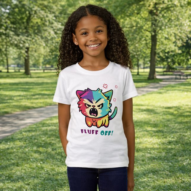 Camiseta Gato bonito e zangado a assombrar o Fluff Off. (Cute angry cat hissing Fluff Off. Girl Basic White T-Shirt)