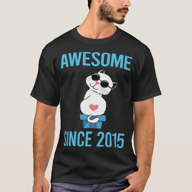 Camiseta Gato Branco - Incrível Desde 2015 (Frente)