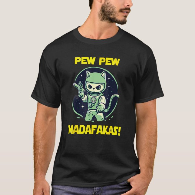 Camiseta Gato Bravo Astronauta Espacial Pew Madafakas (Frente)