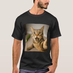 Camiseta Gato Chocado Engraçado Selfie Com Design de Memóri