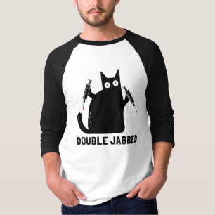 Camiseta Gato Com Seringas, Dupla Pulga, Totalmente Vacinad