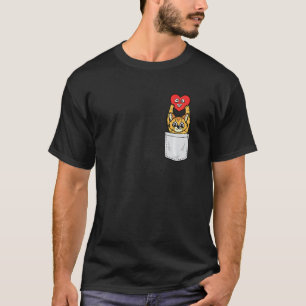 Camiseta Gato Coração Bolsinho Dia dos Namorados Gatinho Fo