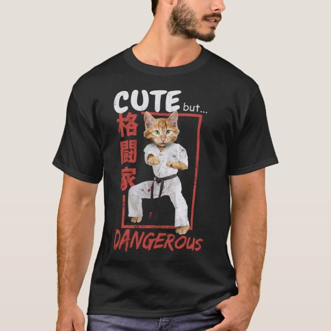 Camiseta Gato de Amor Perigoso Cachorro de Animais Karate T (Frente)