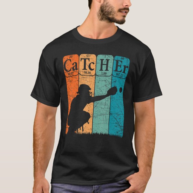 Camiseta Gato de Baseball com Elementos de Mesa Periódicos  (Frente)