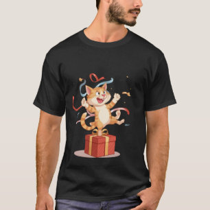 Camiseta Gato de Celebração Feliz - Gatinho Animado em Caix
