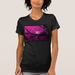 Camiseta Gato de Cheshire entre árvores