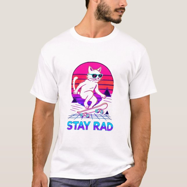 Camiseta Gato de Skate Synthwave – Neon Retrô “Continue Rad (Frente)