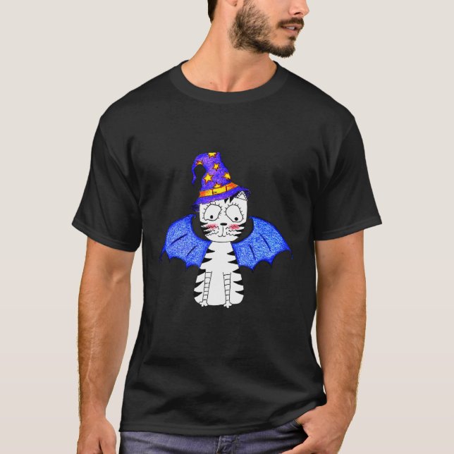Camiseta Gato De Yuna Com Um Chapéu Vestido Como Um Morcego (Frente)