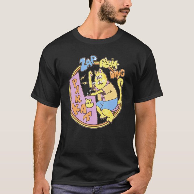 Camiseta Gato Dustin Jogando Arcade (Frente)
