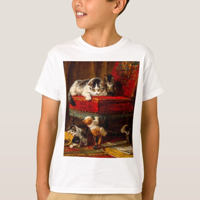 Camiseta Gato e Gatinhos Brincando com Cadeira (Frente)