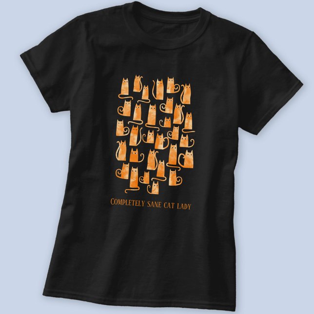 Camiseta Gato Engraçado (Completely Sane Cat Lady fun orange ginger cat t-shirt with customizable text)