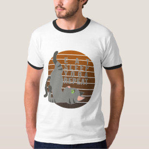 Camiseta Gato engraçado bonito fazendo yoga. design de ioga