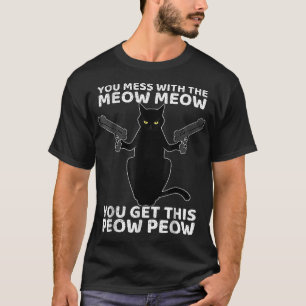 Camiseta Gato Engraçado Com Armas Que Você Mete Com O Meow.