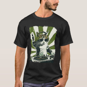 Camiseta Gato Engraçado com Fones de Ouvido e Óculos de Sol