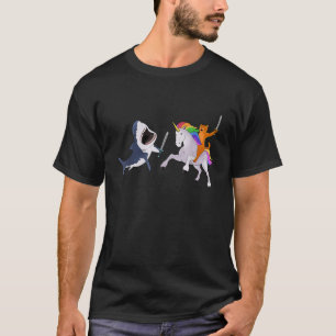 Camiseta Gato Engraçado Dirigindo Espadas Magnéticas Do Uni