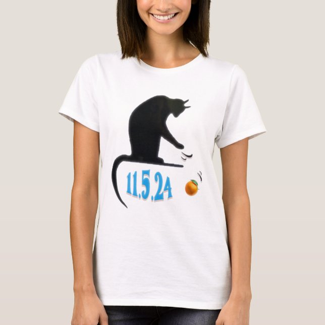 Camiseta Gato Engraçado Espetando Laranja Na Mesa Da Eleiçã (Frente)