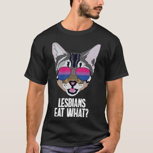 Camiseta Gato Engraçado Lésbicas Bissexuais Comem O Que Bi  (Frente)