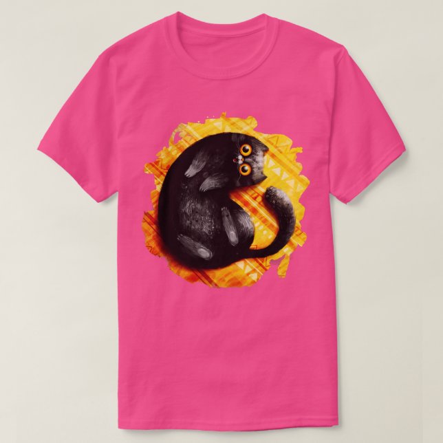 Camiseta Gato Feliz Sorrindo Gato Negro Em Um Carpete Amare (Frente do Design)