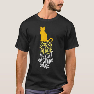 Camiseta Gato Fofo Desculpe o Atraso Meu Gato Estava Sentad