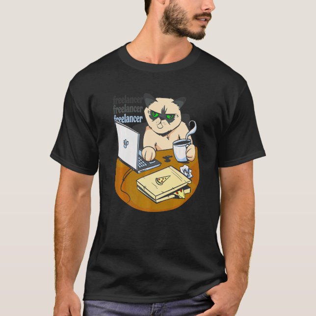 Camiseta gato freelancer trabalhando de casa pizza  café (Frente)