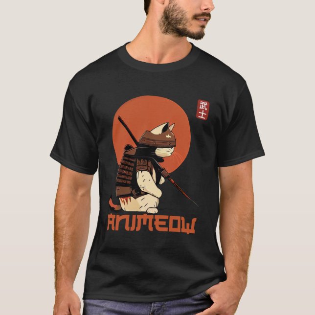 Camiseta Gato guerreiro velho na armadura samurai clássica  (Frente)