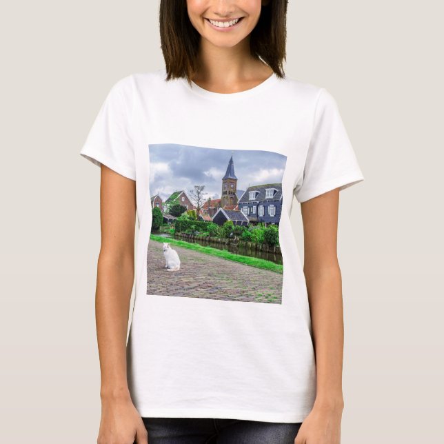 Camiseta Gato na vila tradicional de pesca (Frente)