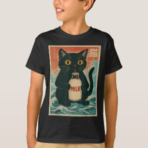 Camiseta Gato Negro Beba Leite Carton Anime Japonês Engraça