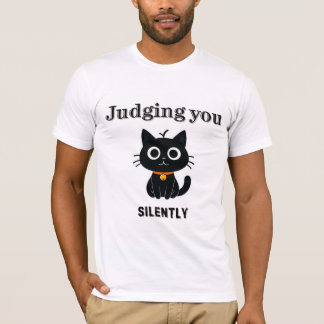 Camiseta Gato Negro Engraçado "Julgando Você Silenciosament