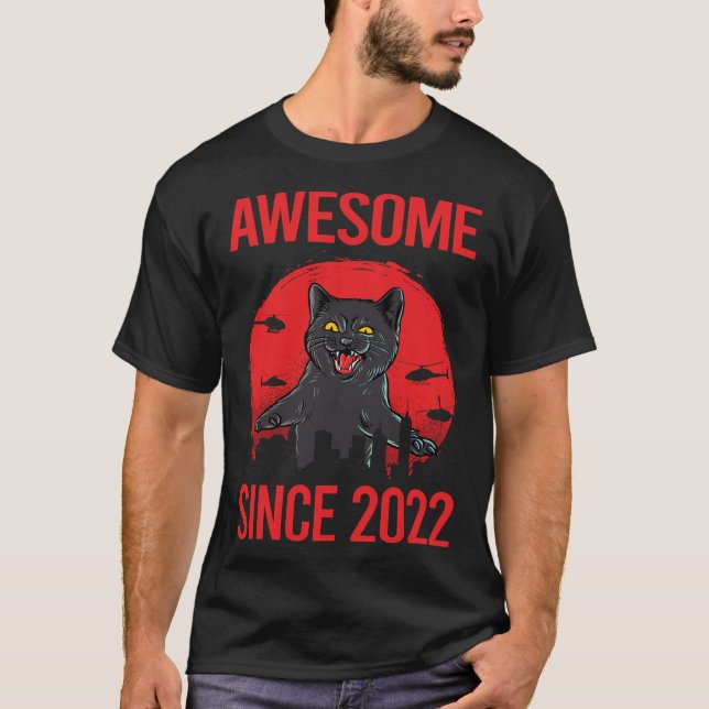 Camiseta Gato Negro - Incrível Desde 2022 (Frente)