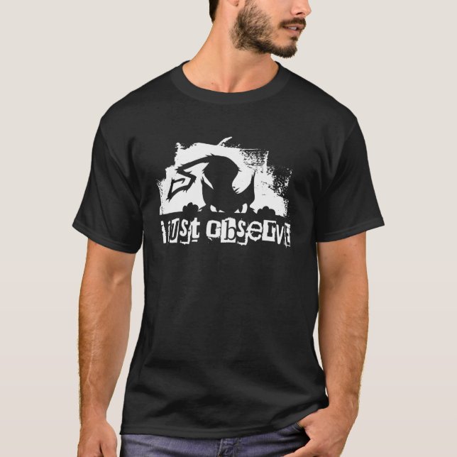 Camiseta Gato Negro Observado Design gótico (Frente)