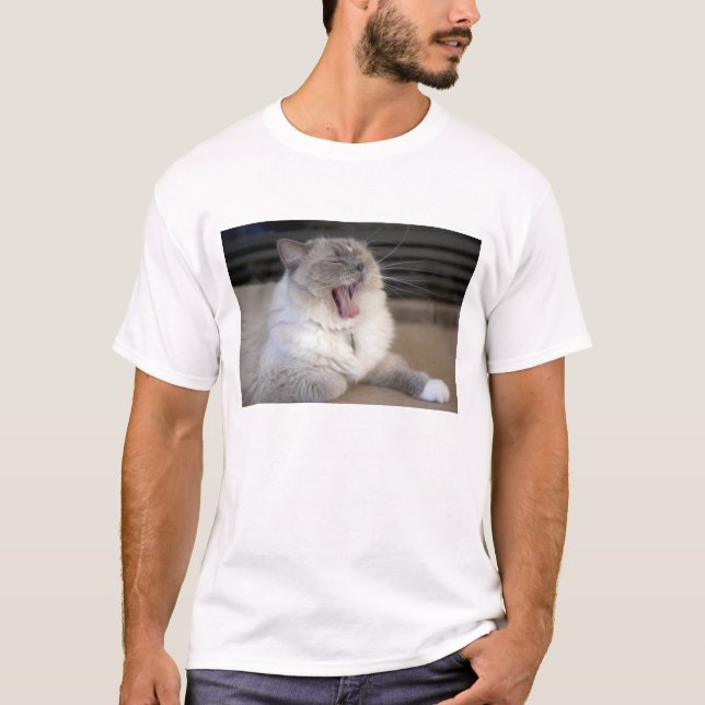 Camiseta gato Neva Masquerade bocejando (Frente)