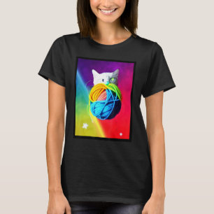 Camiseta Gato no Espaço segurando fio colorido