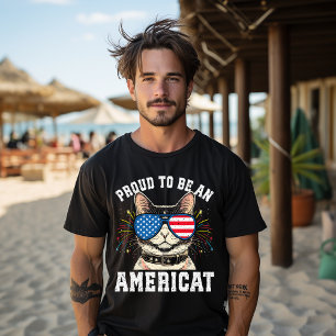 Camiseta Gato Óculos de Sol Bandeira EUA Orgulhoso por Ser